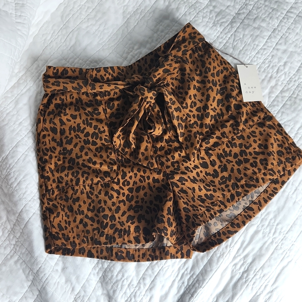 NWT leopard high waisted shorts